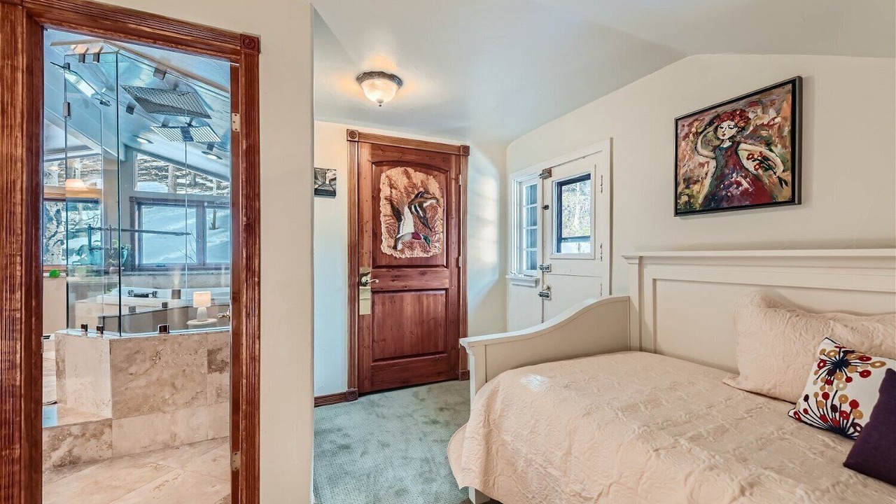 Photo of Bedroom in Shadow Mountain