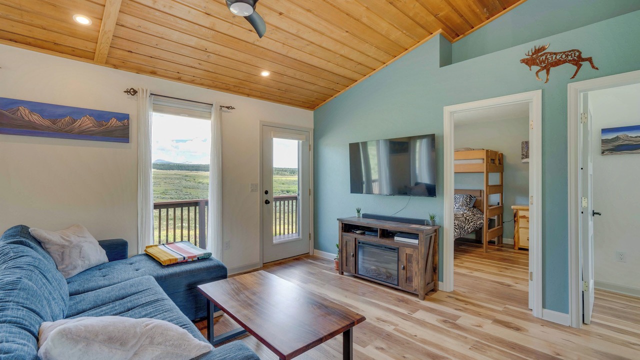 Photo of Livingroom in Warm Springs