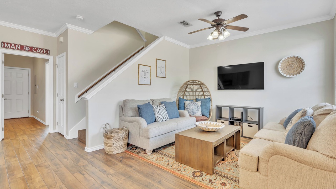Photo of Livingroom in College Station