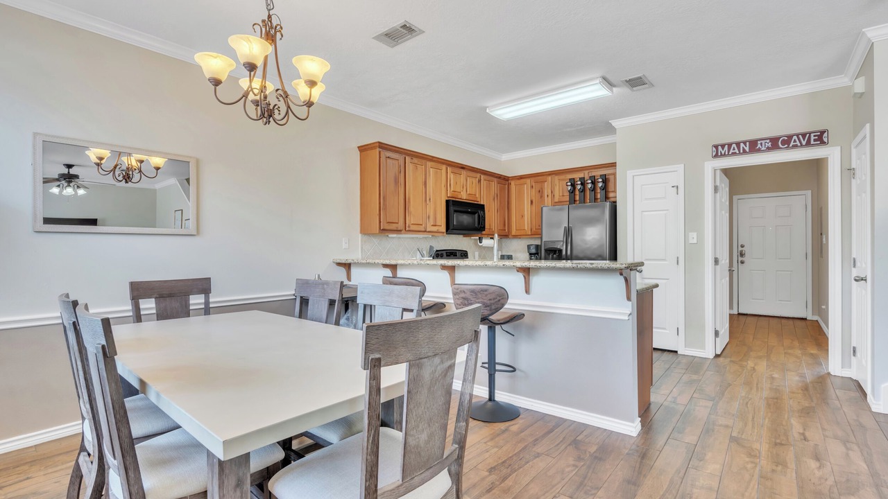 Photo of Livingroom in College Station