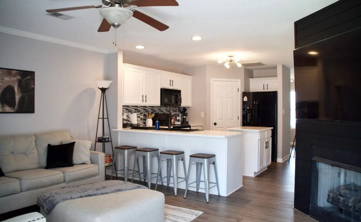 Photo of Livingroom in Clarksville