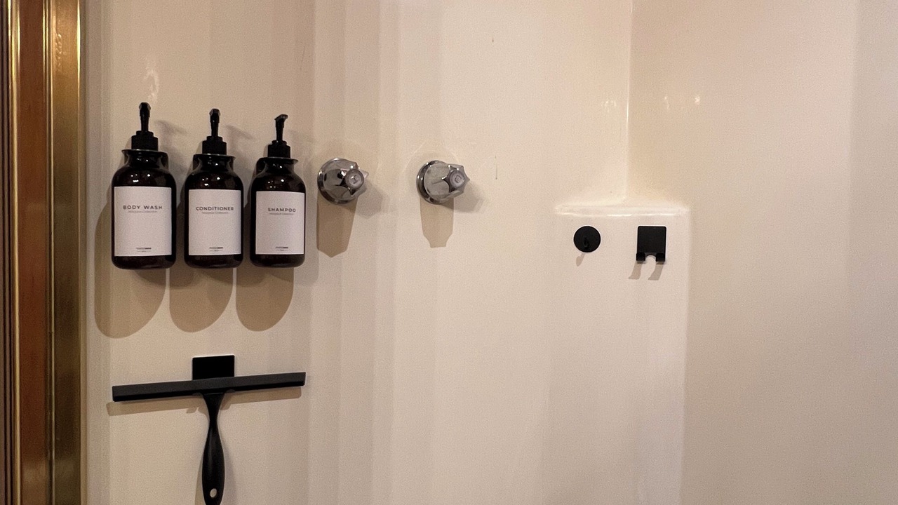 Photo of Bathroom in Arrowhead Villas