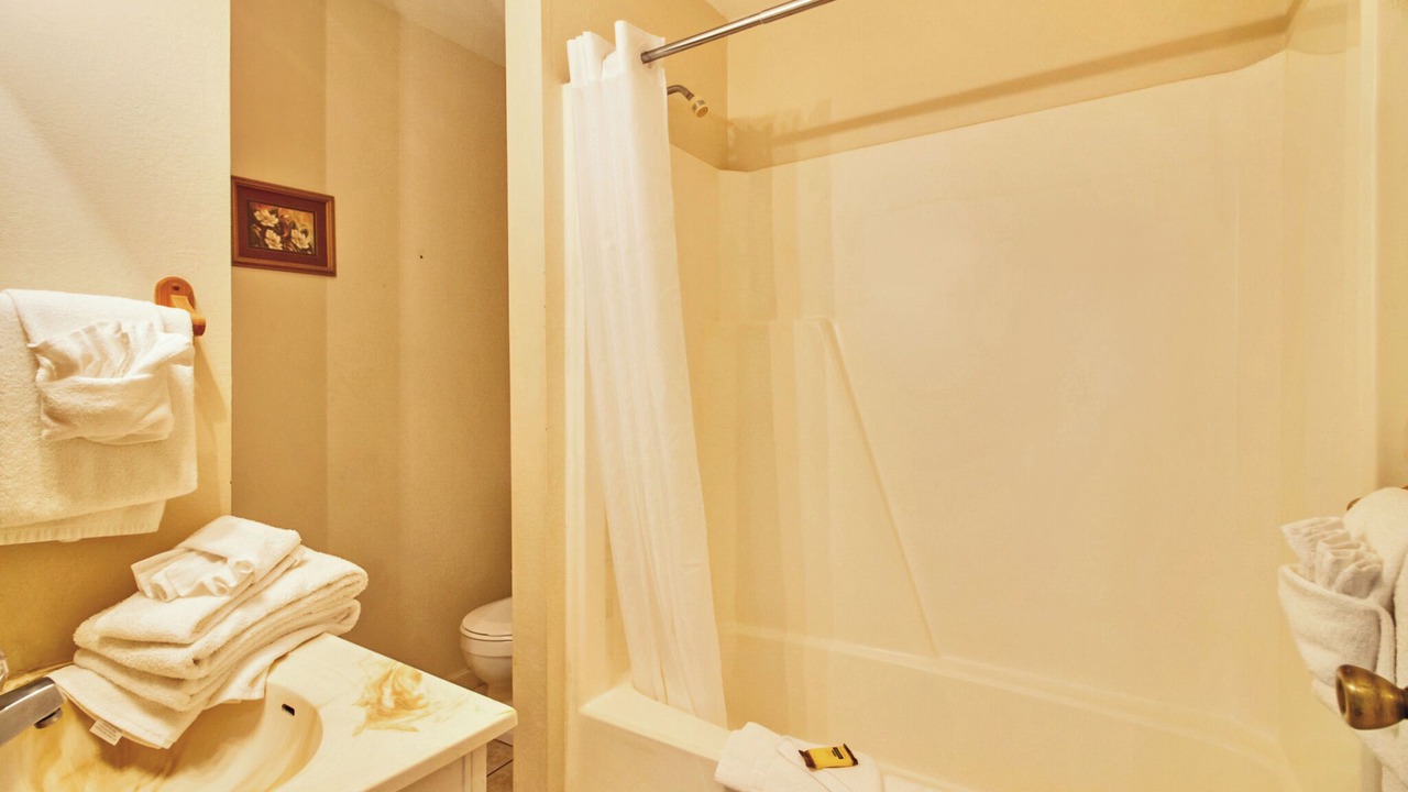 Photo of Bathroom in Lake Tansi