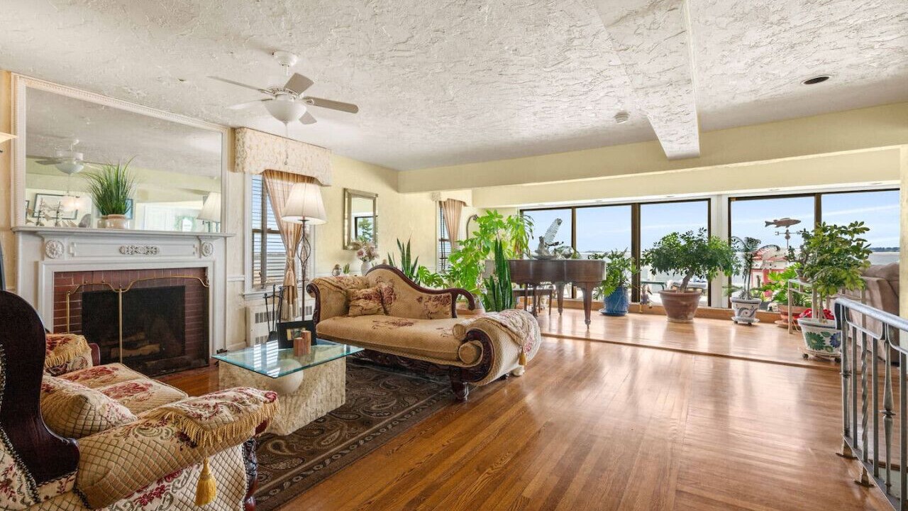 Photo of Livingroom in Swampscott