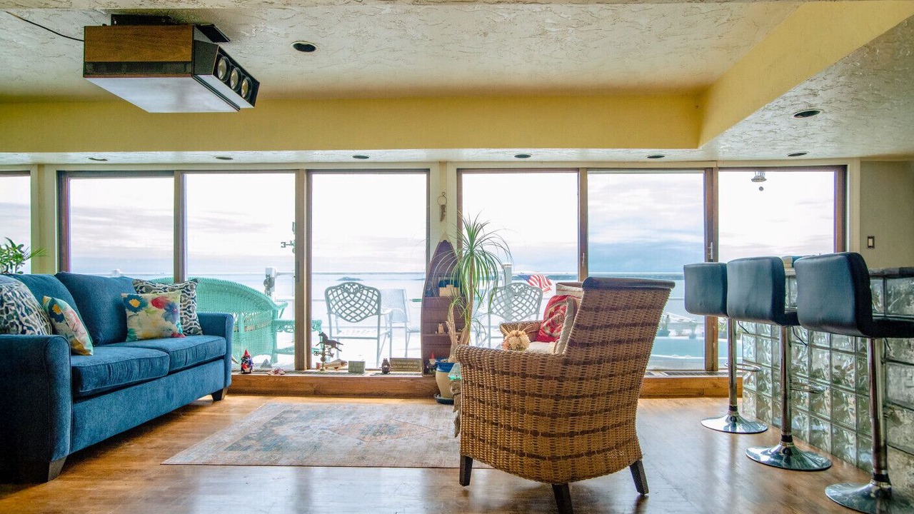 Photo of Livingroom in Swampscott
