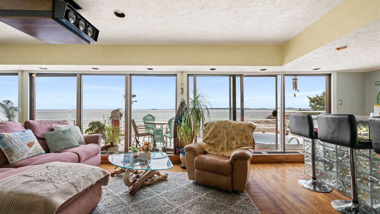 Photo of Livingroom in Swampscott