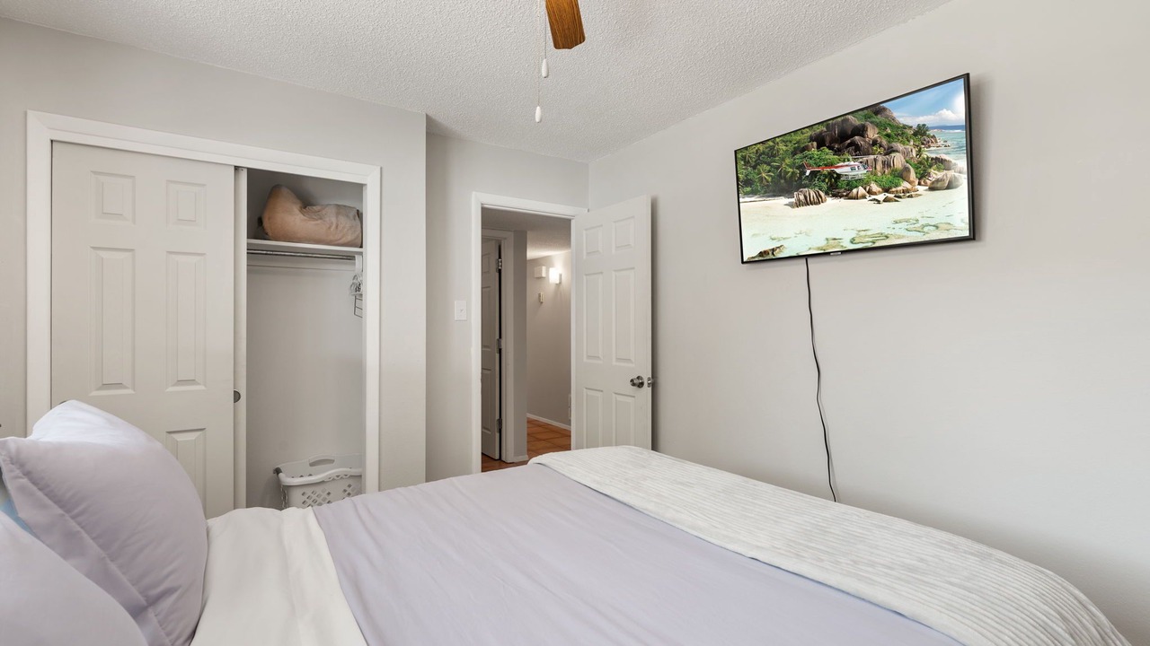 Photo of Bedroom in Pat Hurley