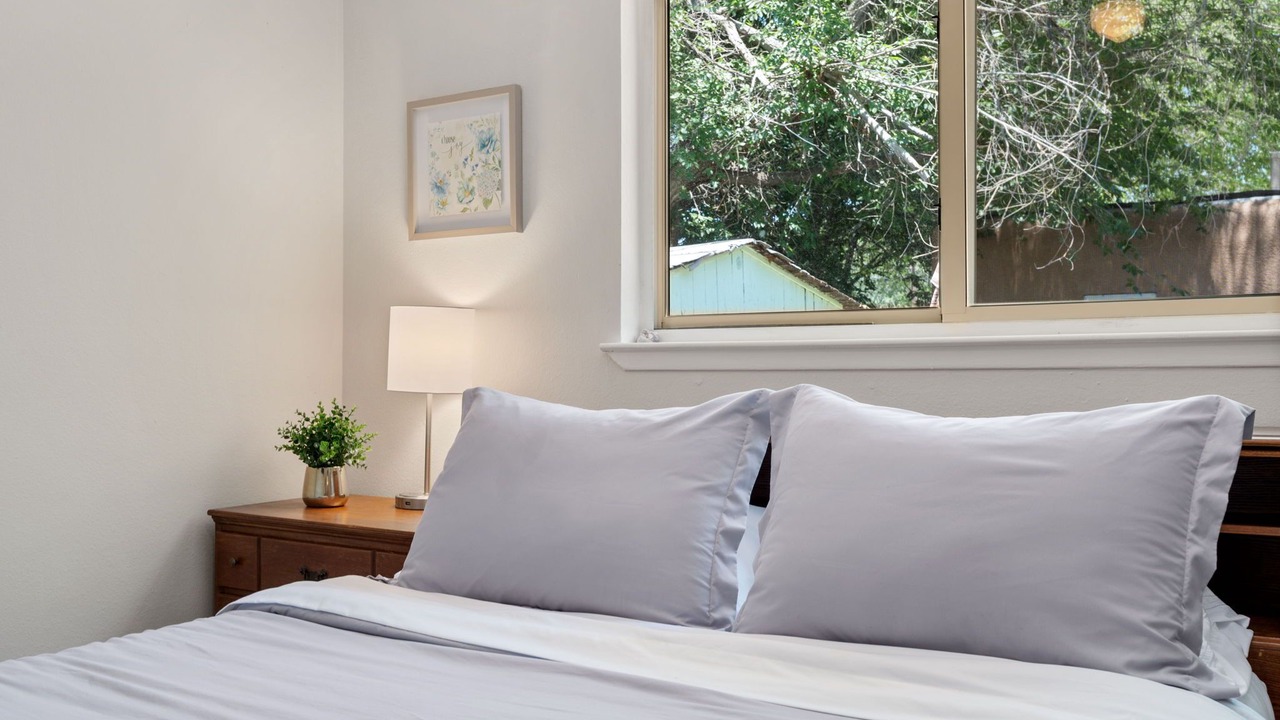 Photo of Bedroom in Pat Hurley