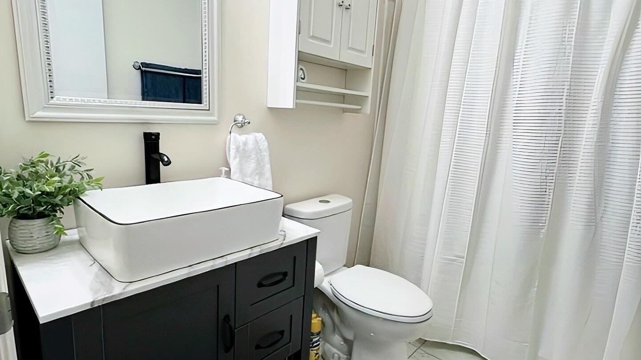 Photo of Bathroom in Newark