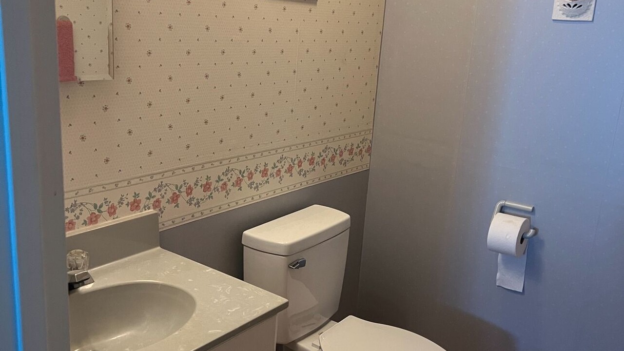 Photo of Bathroom in Newark