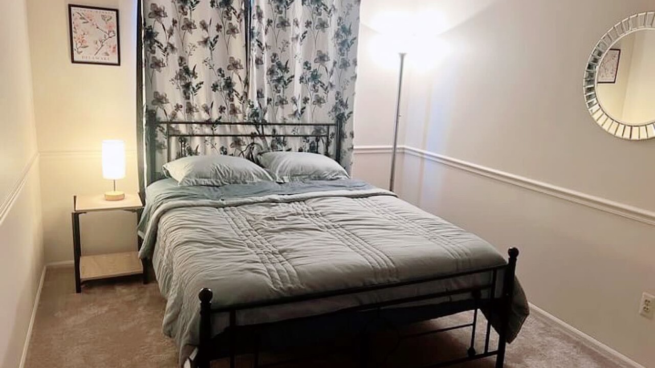 Photo of Bedroom in Newark