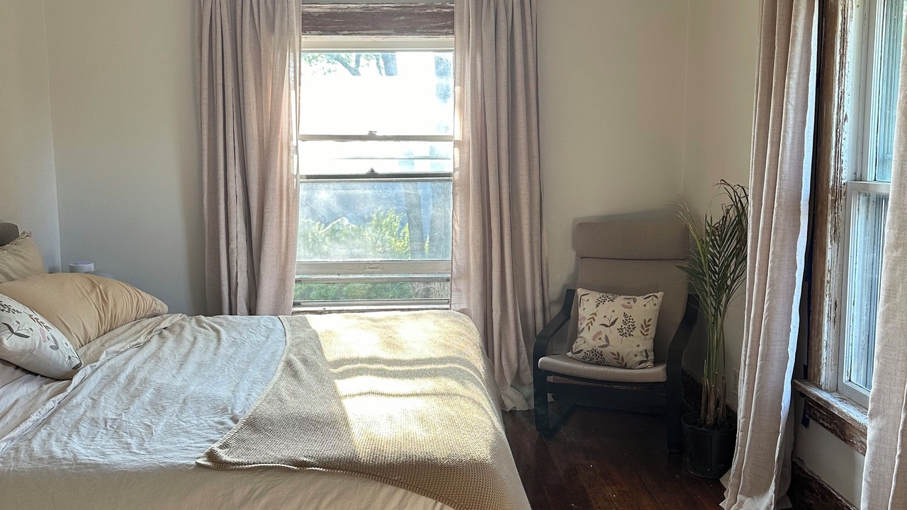 Photo of Bedroom in Dundee-Happy Hollow Historic District