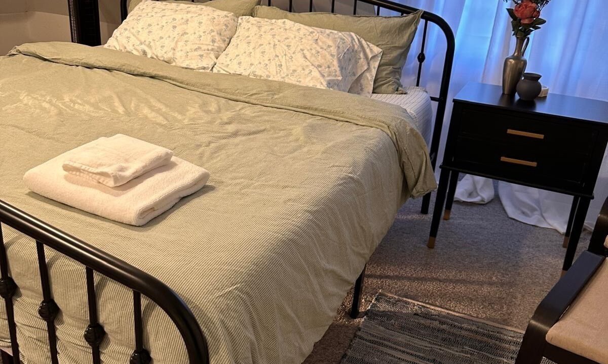 Photo of Bedroom in Dundee-Happy Hollow Historic District