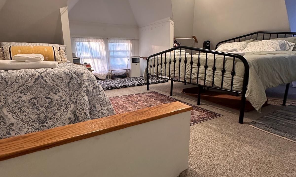 Photo of Bedroom in Dundee-Happy Hollow Historic District