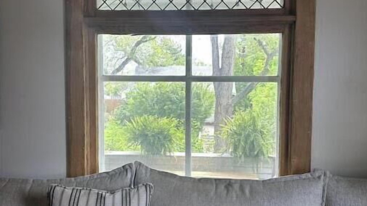 Photo of Livingroom in Dundee-Happy Hollow Historic District
