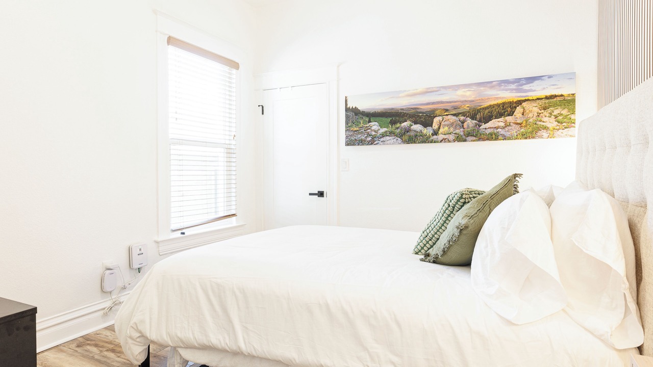 Photo of Bedroom in Jefferson Park