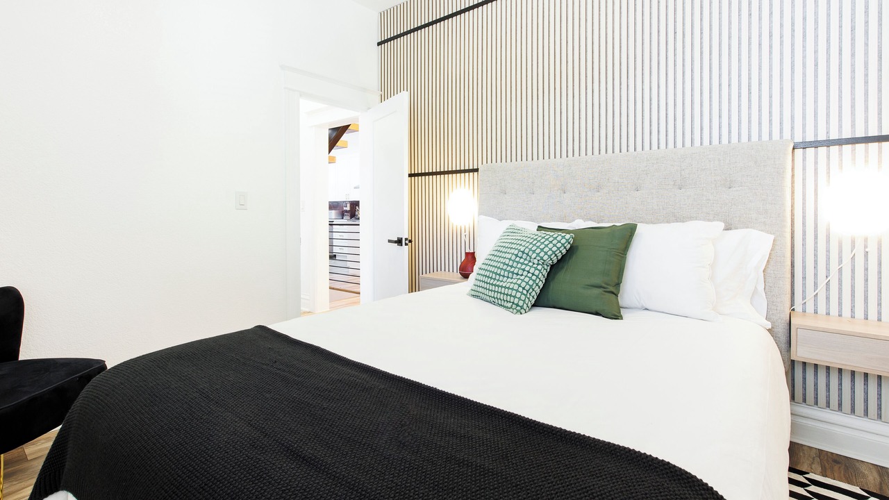 Photo of Bedroom in Jefferson Park