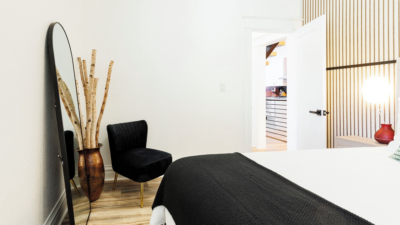 Photo of Bedroom in Jefferson Park