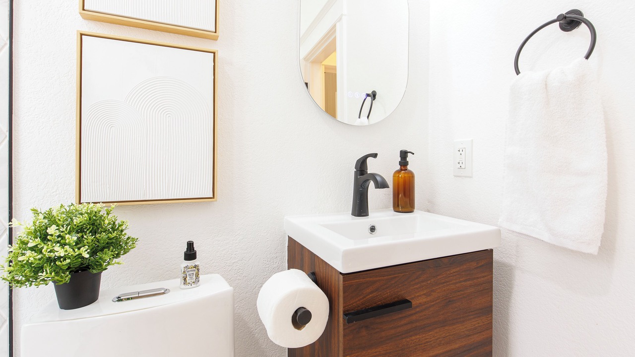 Photo of Bathroom in Jefferson Park