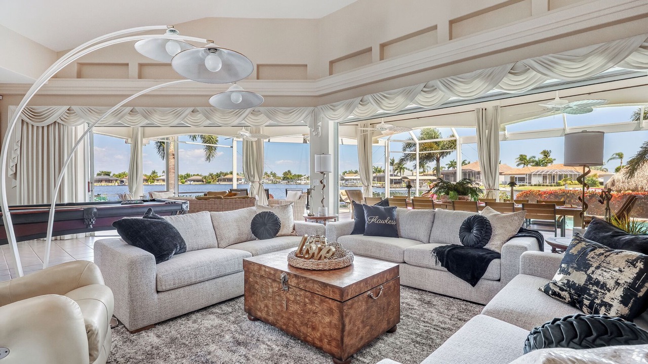 Photo of Livingroom in Eight Lakes