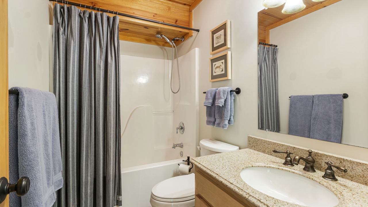 Photo of Bathroom in Clifftops