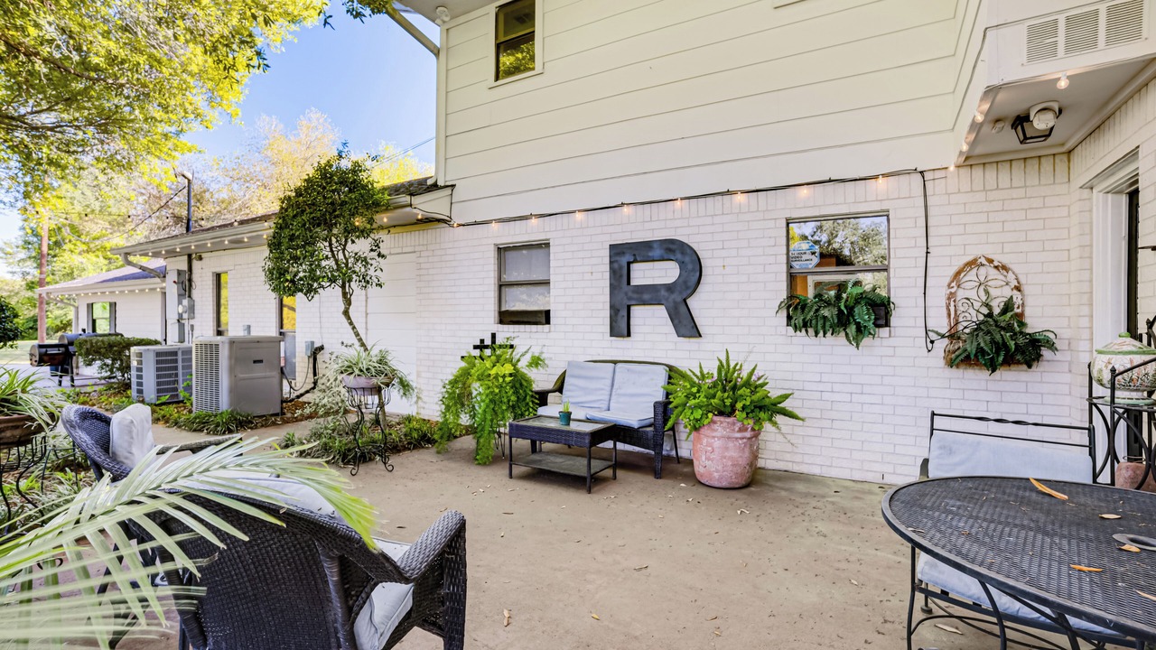 Photo of Outdoor in Madisonville