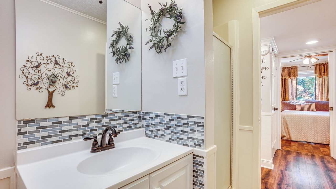 Photo of Bathroom in Madisonville