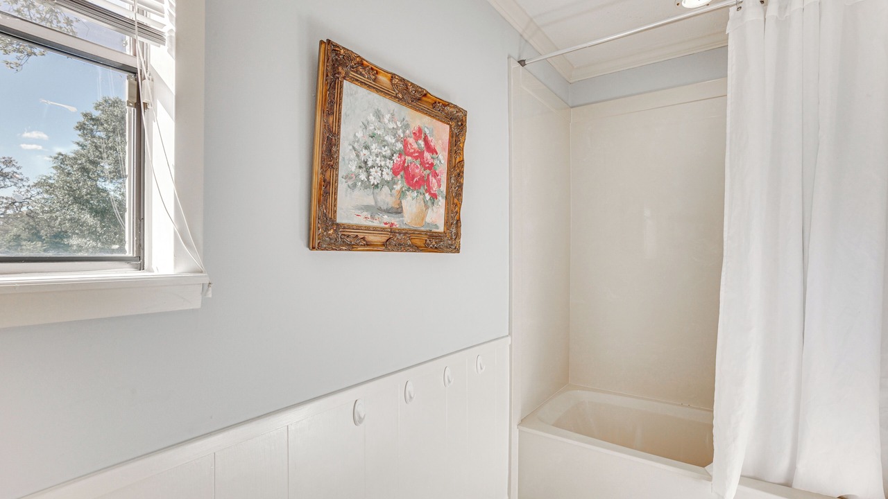 Photo of Bathroom in Madisonville