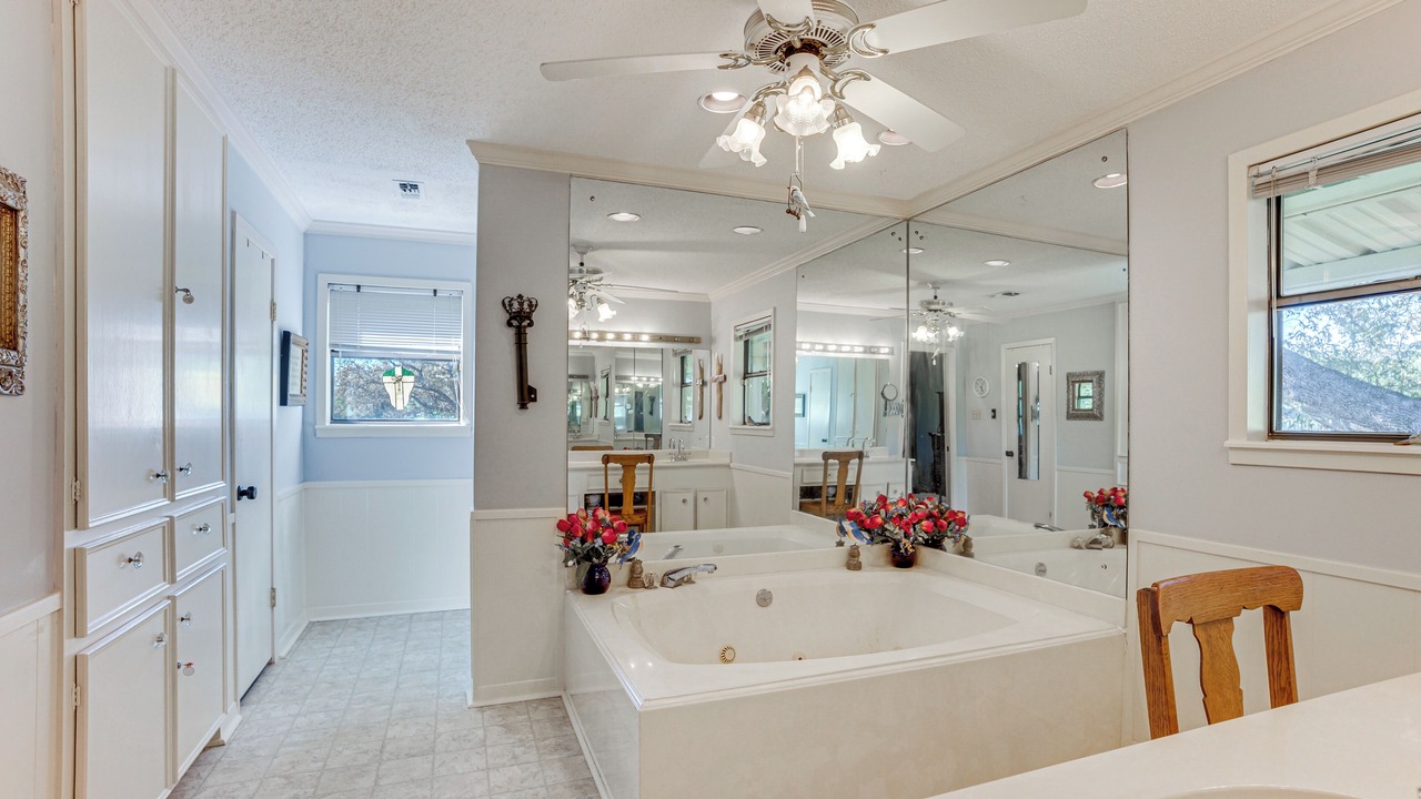 Photo of Bathroom in Madisonville