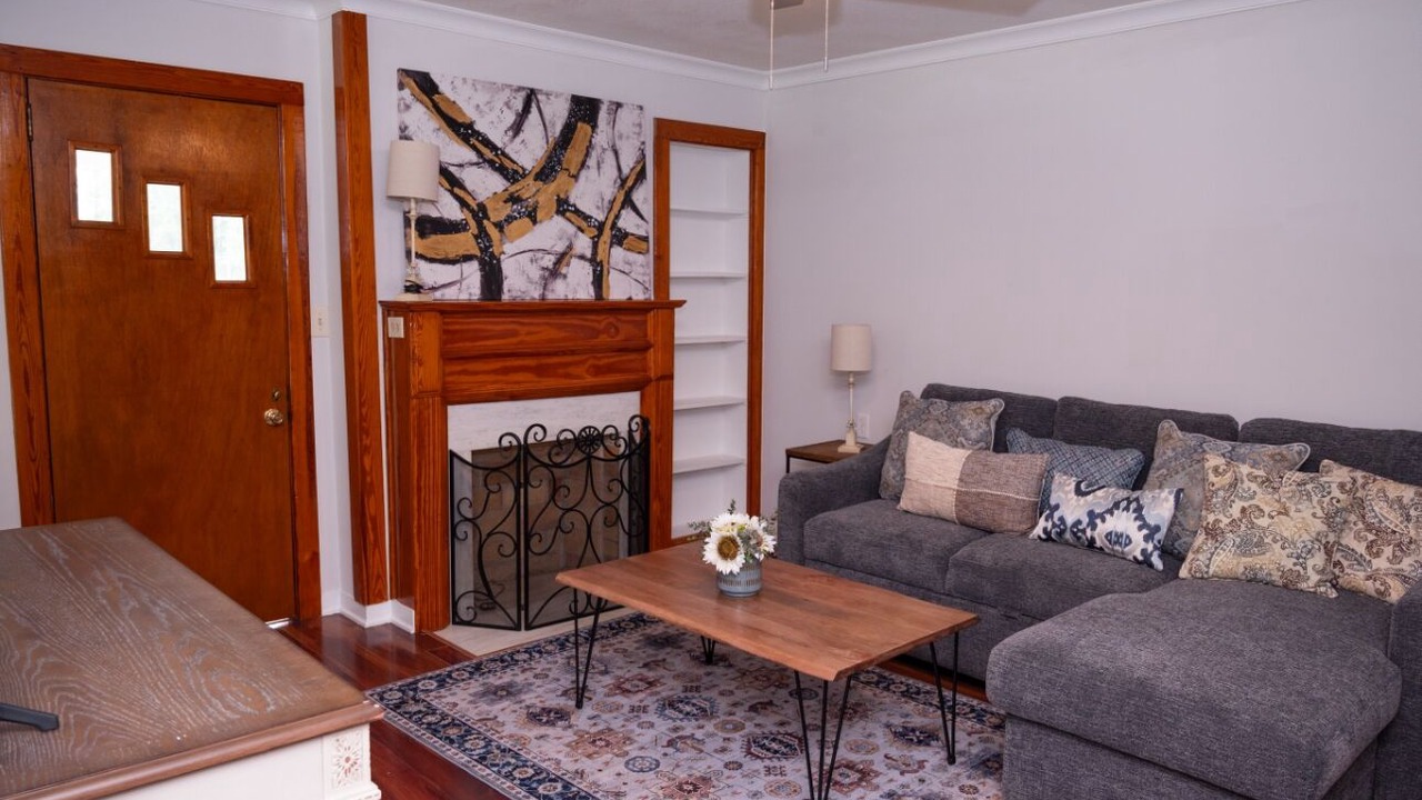 Photo of Livingroom in Clanton