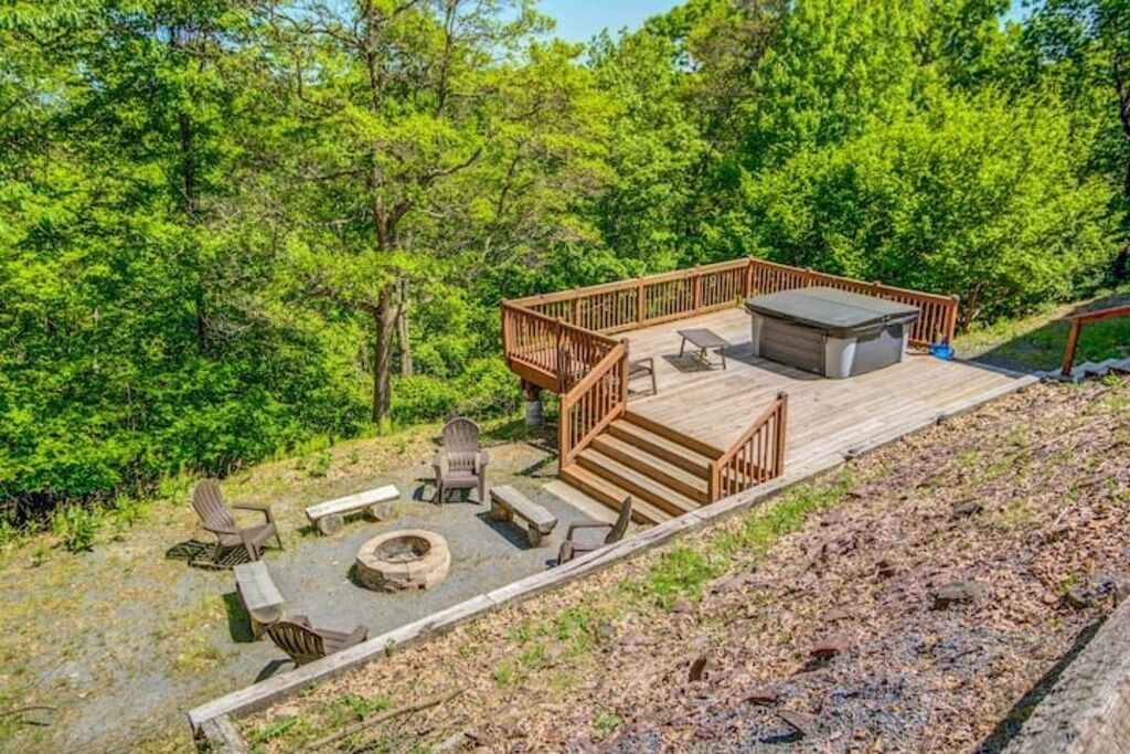 Photo of Outdoor in Hickory Hills