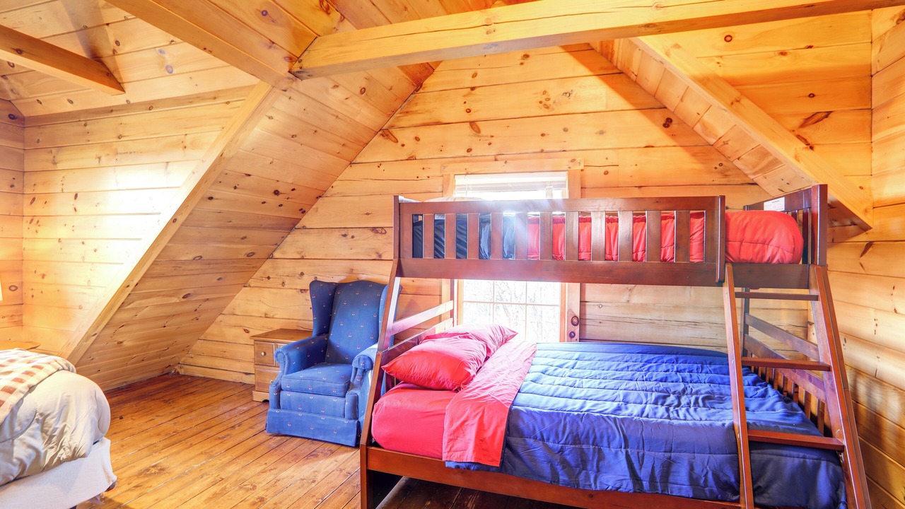 Photo of Bedroom in Hickory Hills