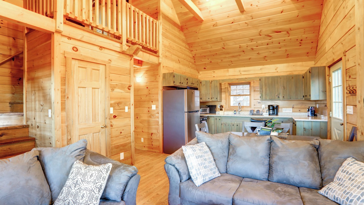 Photo of Livingroom in Hickory Hills