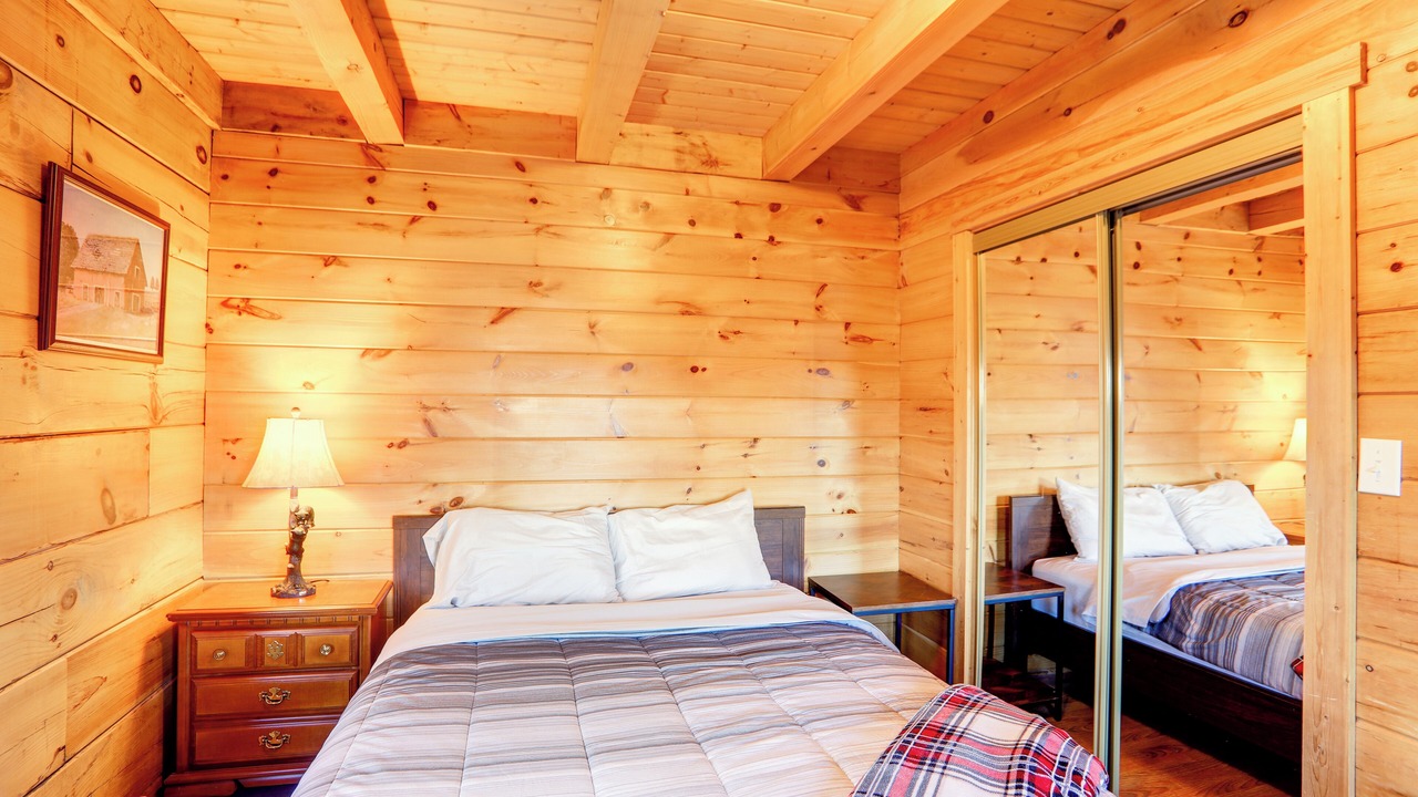 Photo of Bedroom in Hickory Hills