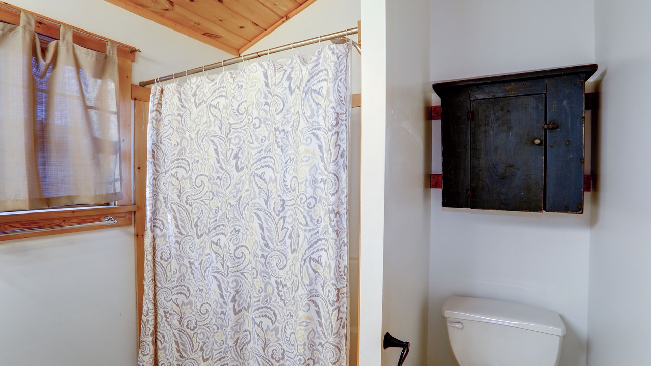 Photo of Bathroom in Hickory Hills