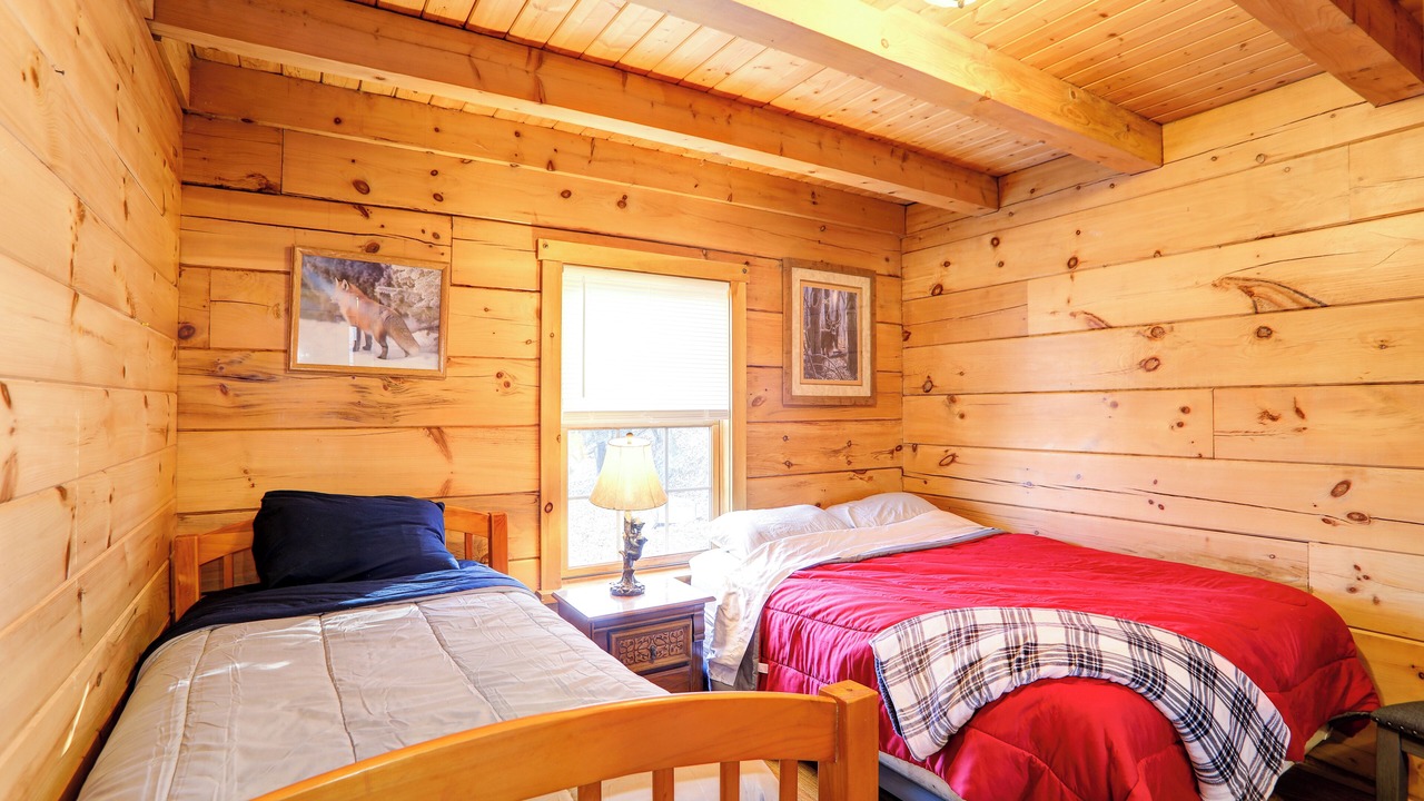 Photo of Bedroom in Hickory Hills