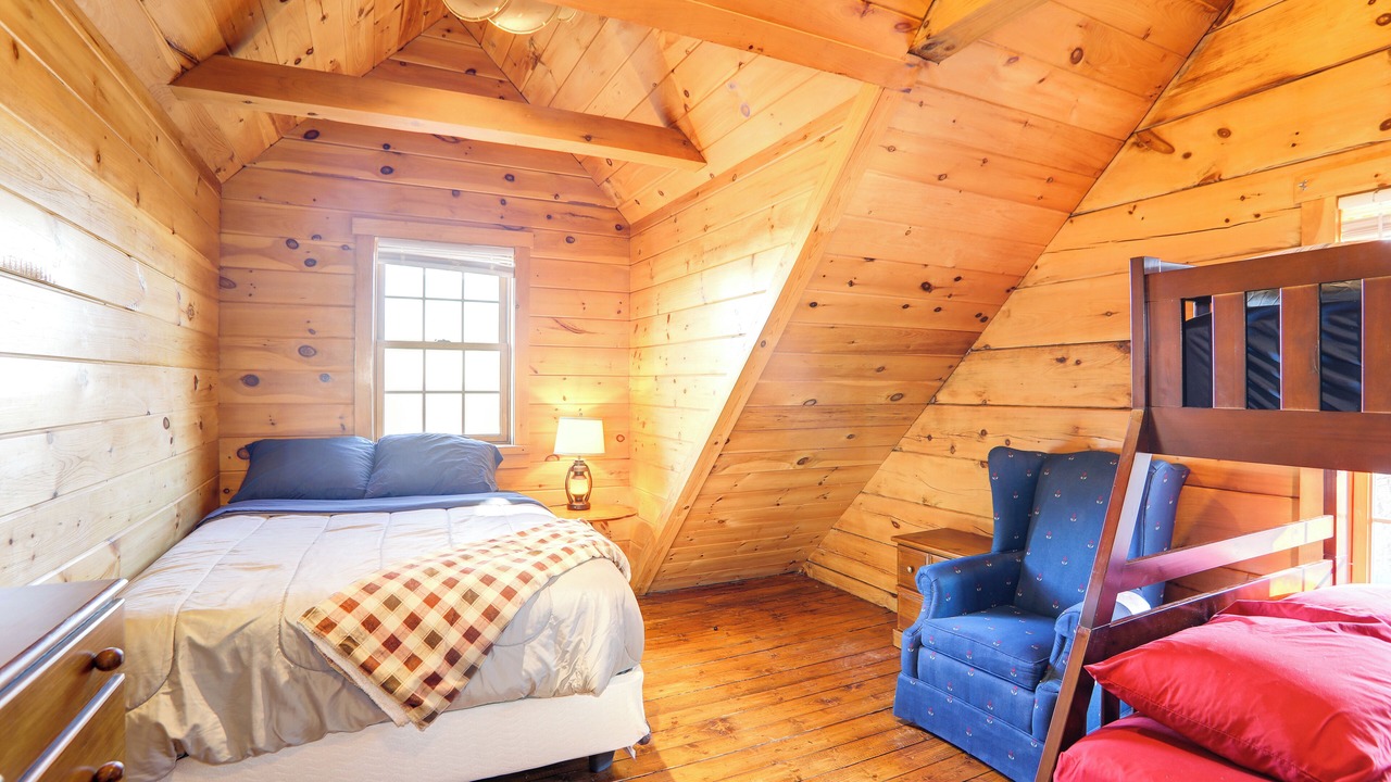 Photo of Bedroom in Hickory Hills