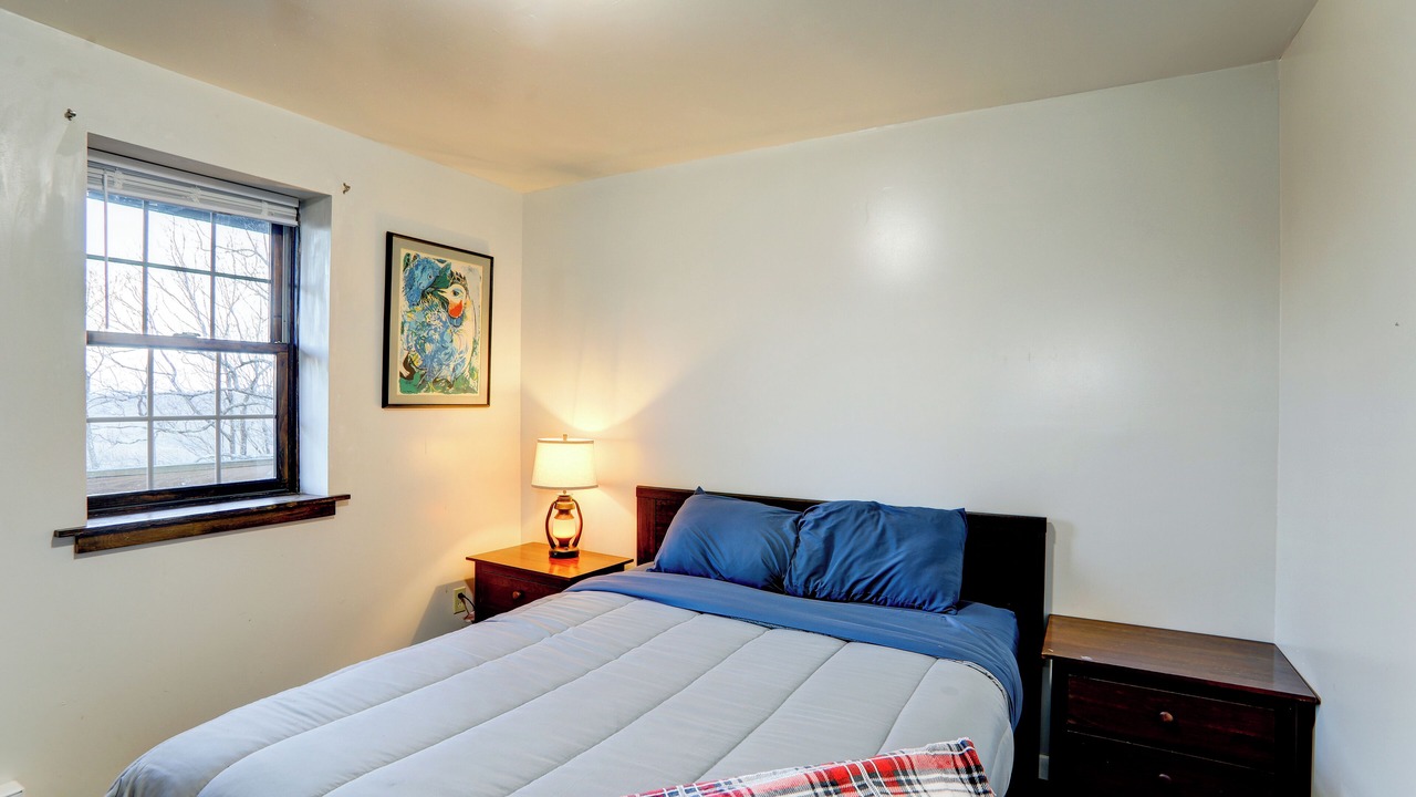 Photo of Bedroom in Hickory Hills