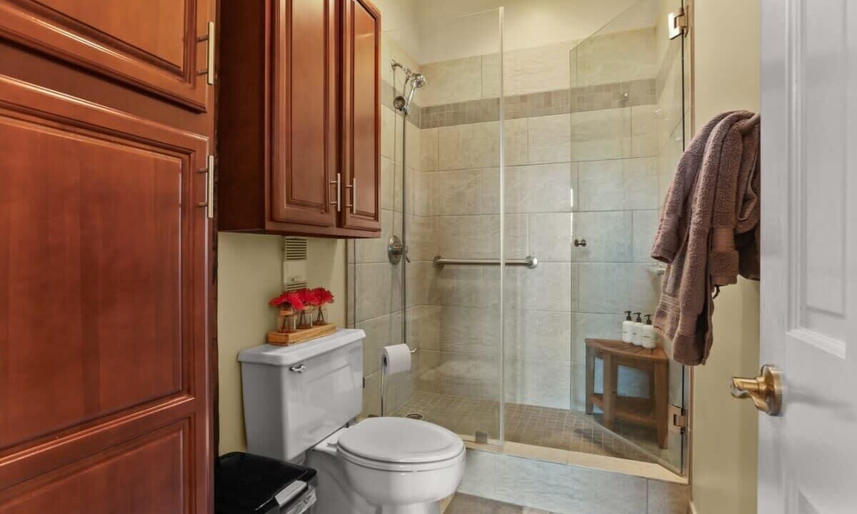 Photo of Bathroom in Arts/Warehouse District