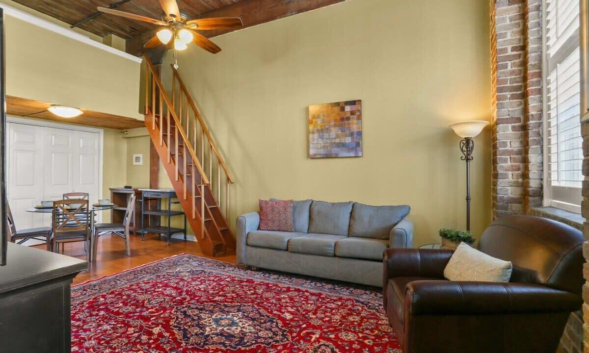 Photo of Livingroom in Arts/Warehouse District