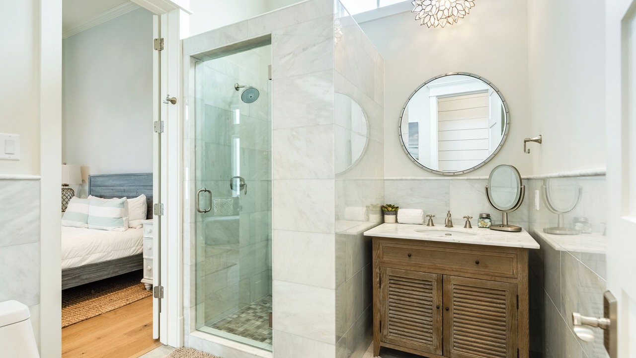 Photo of Bathroom in Pirates Beach
