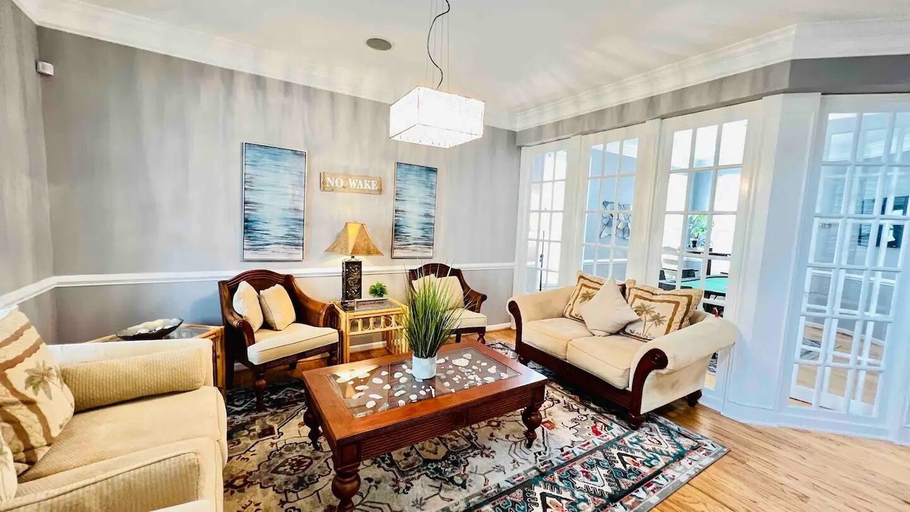 Photo of Livingroom in Bayside