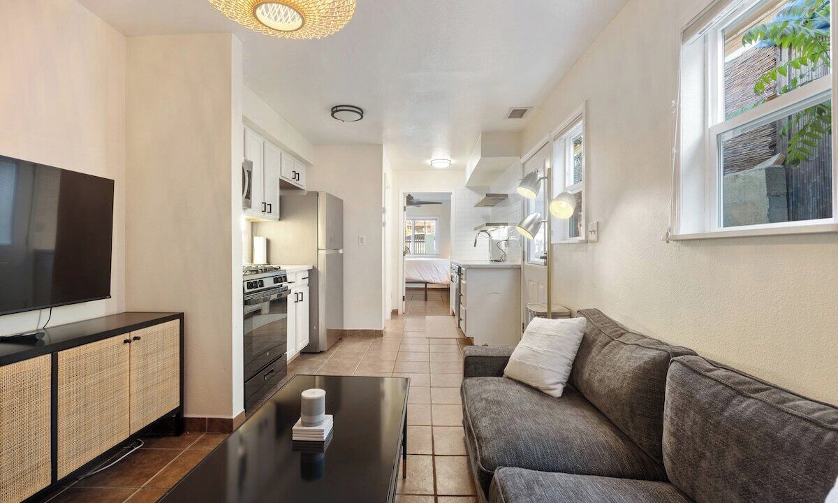 Photo of Livingroom in Grant Hill