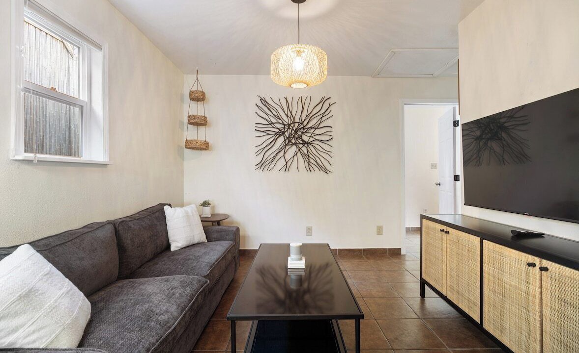 Photo of Livingroom in Grant Hill