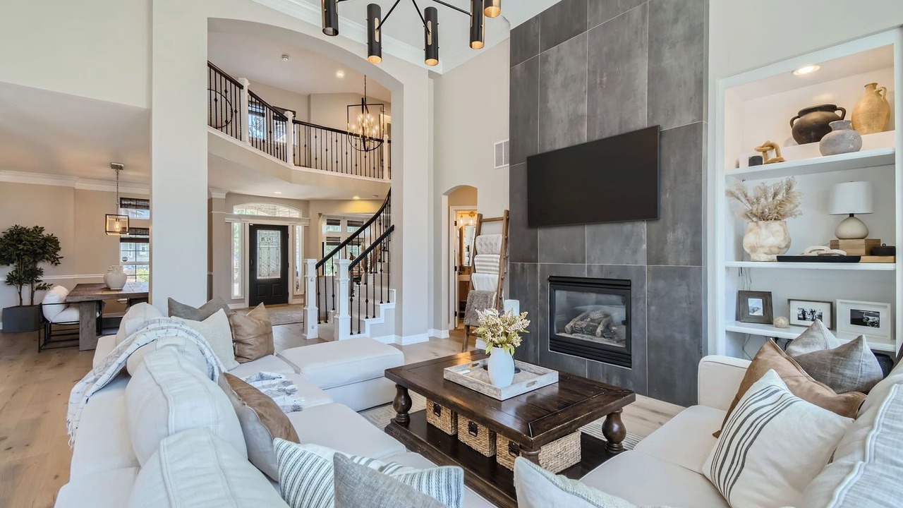 Photo of Livingroom in North Central Westminster