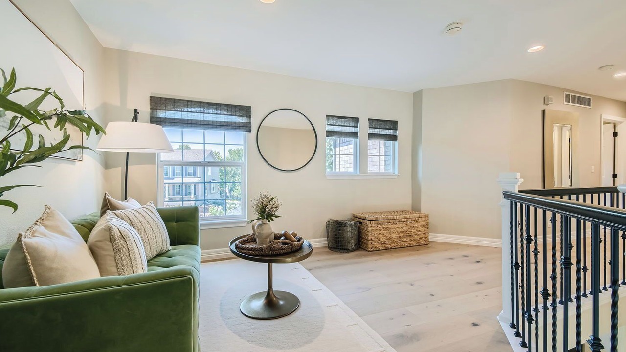 Photo of Livingroom in North Central Westminster