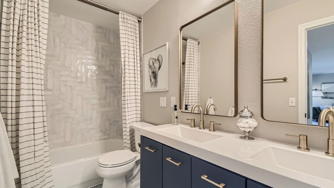 Photo of Bathroom in North Central Westminster