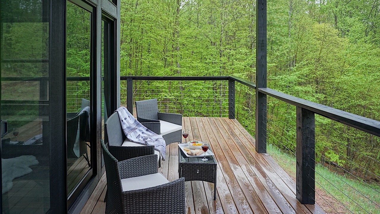 Photo of Patio Balcony in Slatyfork Farm