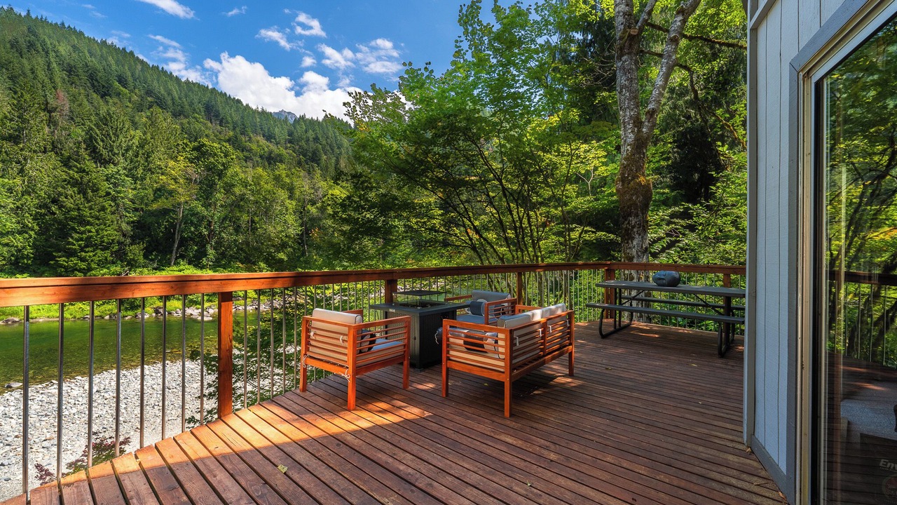 Photo of Outdoor in Gold Bar