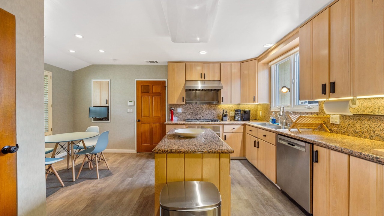 Photo of Kitchen in Pico - Robertson